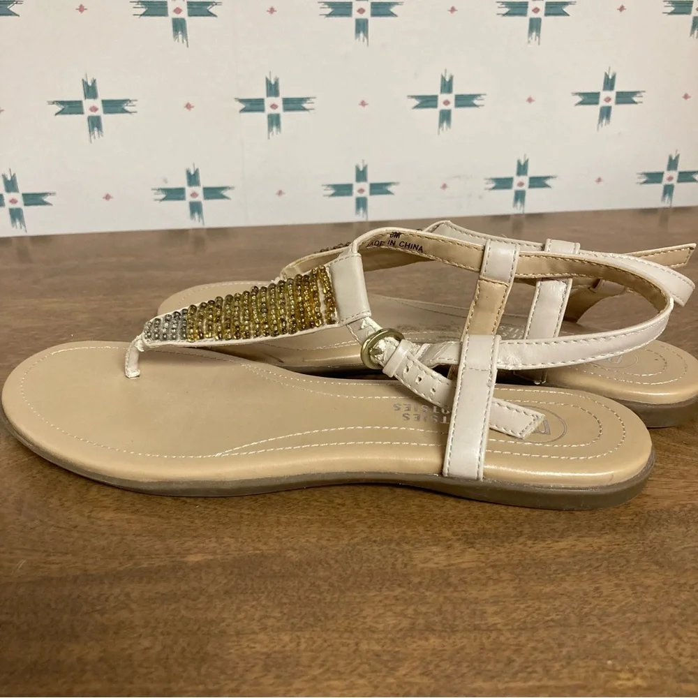 5/$15 Mootsies Tootsies Tan & Beaded Flat Sandals 6M